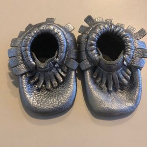 Freshly Picked Sz 1 mocs silver medal NWOT